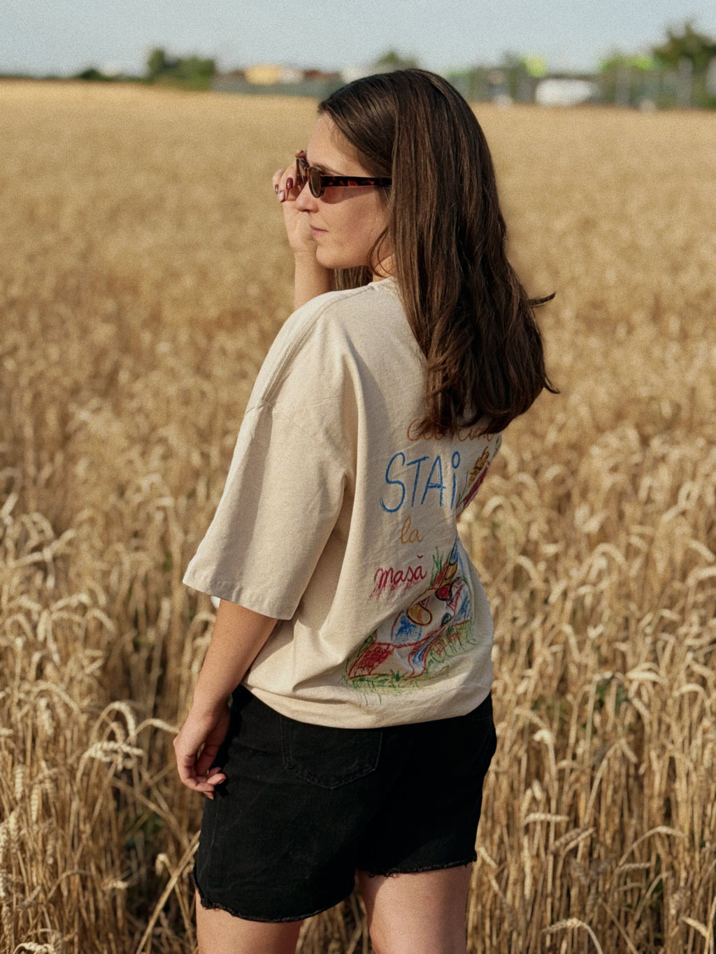 Cu Cine Stai la Masa T-shirt