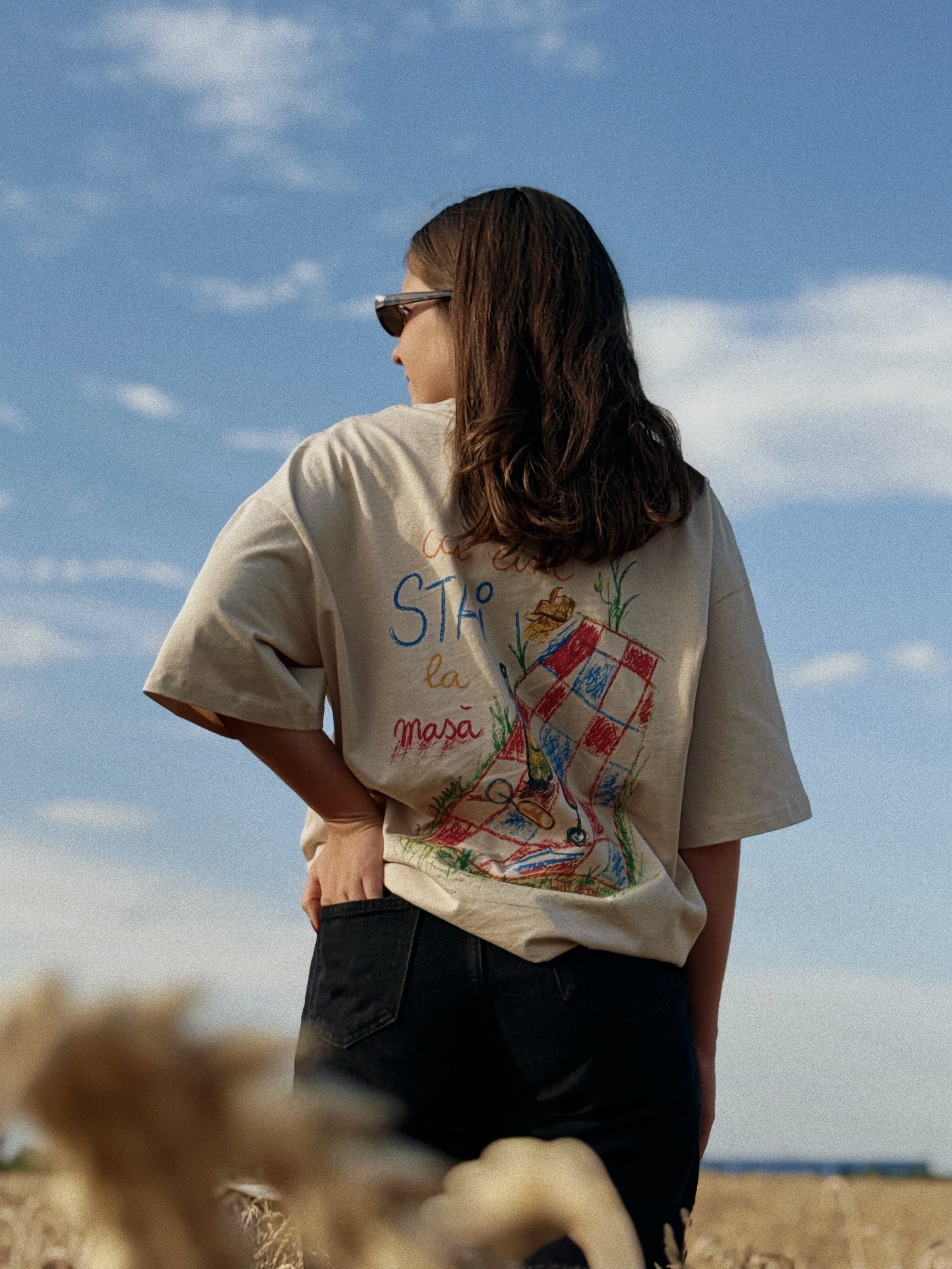 Cu Cine Stai la Masa T-shirt