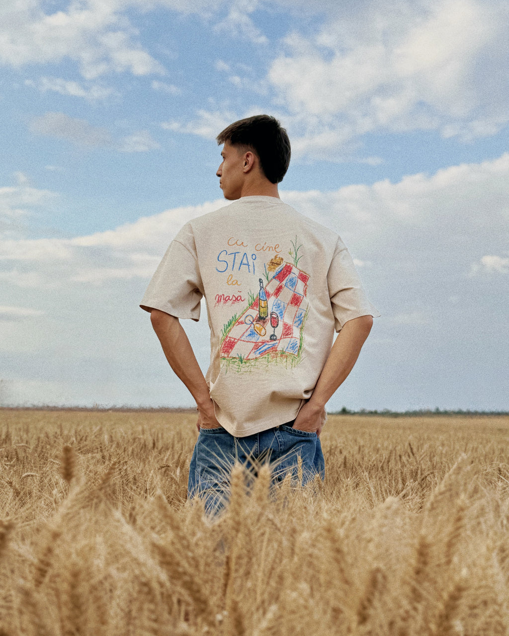 Cu Cine Stai la Masa T-shirt